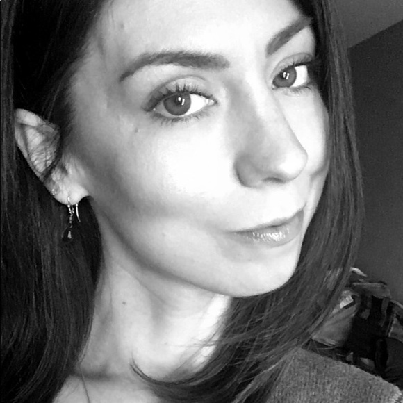 Meet your Posher, Bree - Picture 2 of 3